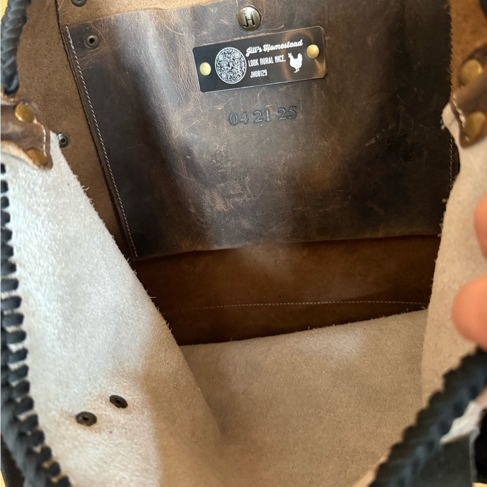 Jill’s Homestead Tote With Myra Crossbody Strap - Picture 4 of 8
